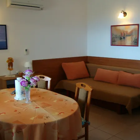 Martin Apartment Petrcane